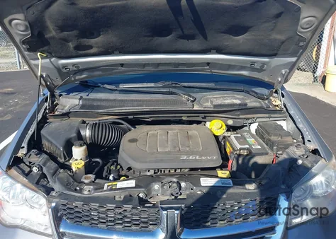 2015 Dodge Grand Caravan Sxt z USA, uszkodzony, nr VIN 2C4RDGCG8FR548341